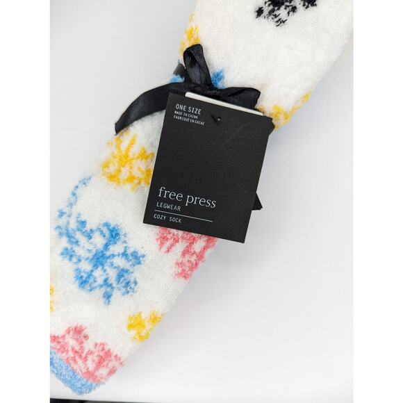 Polar Bear Cozy Socks Free Press Pack of 2 - Picture 5 of 8